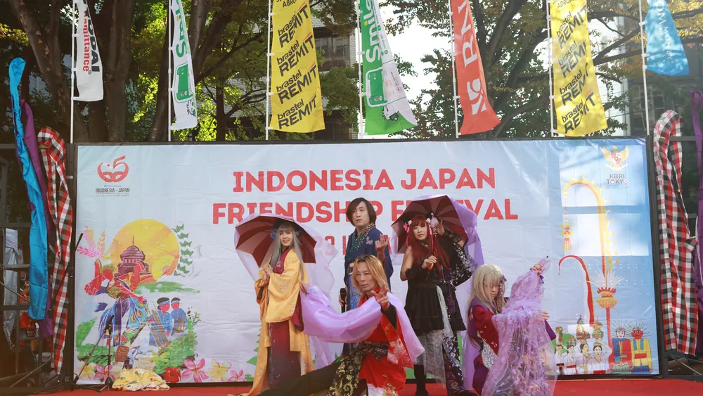 久屋大通公園 光の広場に設営されたステージ